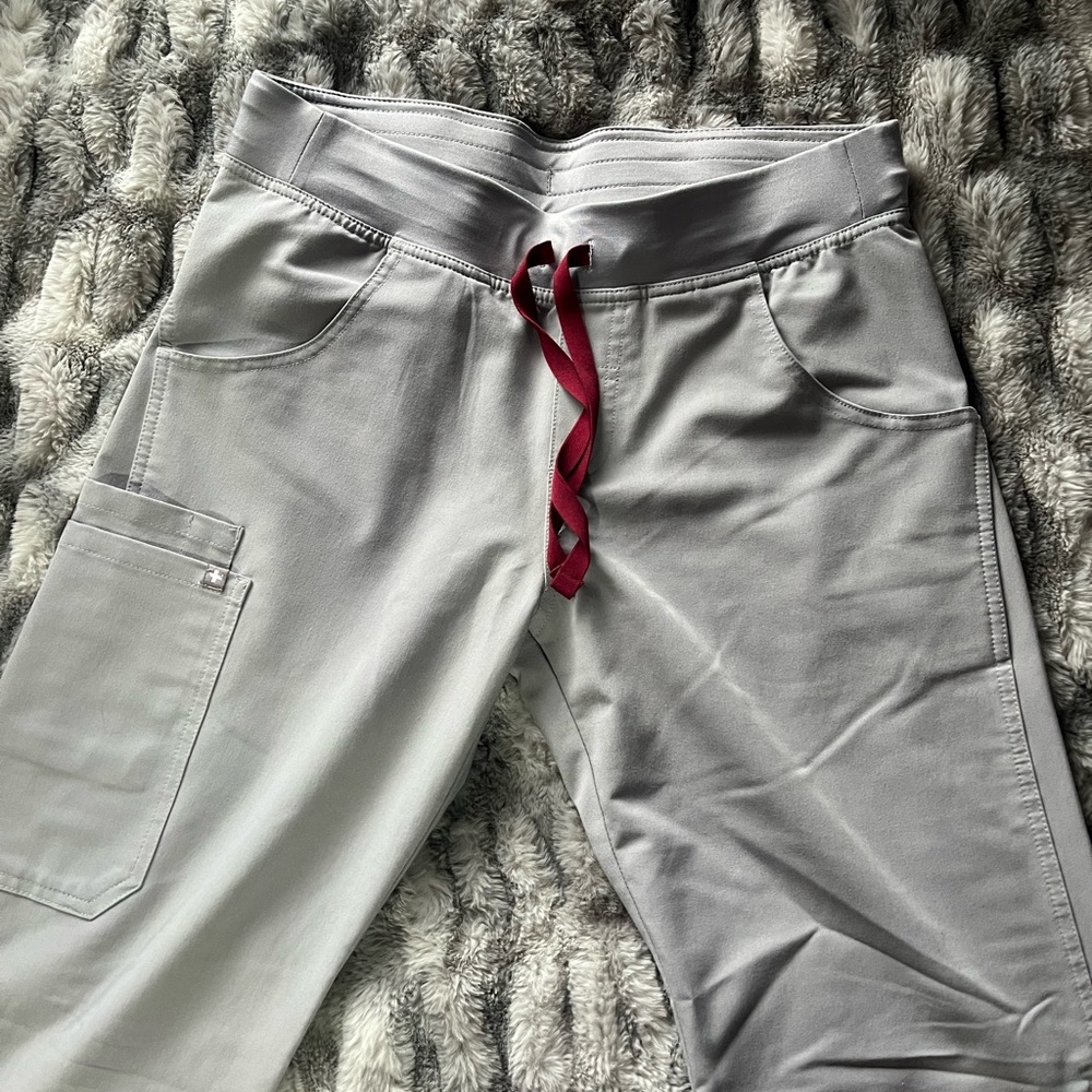 EUC FIGS Small TALL Cement Kade’s